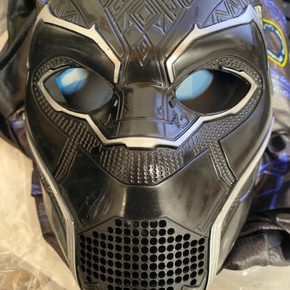 Marvel Black Panther Light-Up Costume for Boys 5/6 (NEW) - Picture 2 of 11